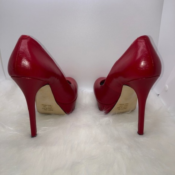 Red leather 4" stilettos like new - Picture 4 of 4